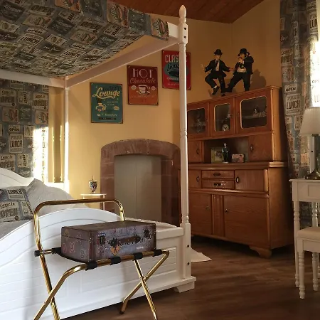 Oda ve Kahvaltı B&B Castle Hollywood 4*
