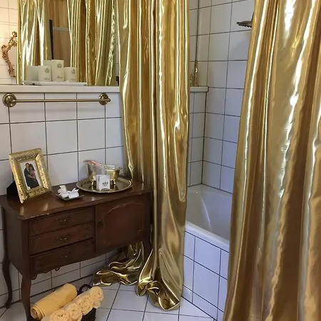 Oda ve Kahvaltı B&B Castle Hollywood 4*