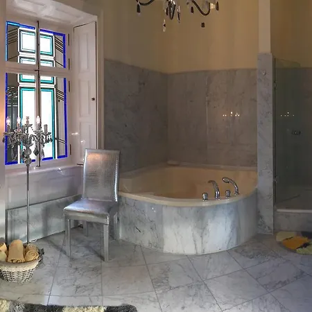 Oda ve Kahvaltı B&B Castle Hollywood 4*