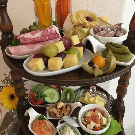 B&B Castle Hollywood 4* Amorbach